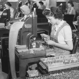 Master Lock dedicates production to support World War II