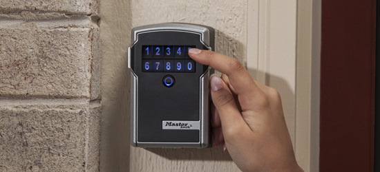 5441EURD Bluetooth Wall Mount Lock Box